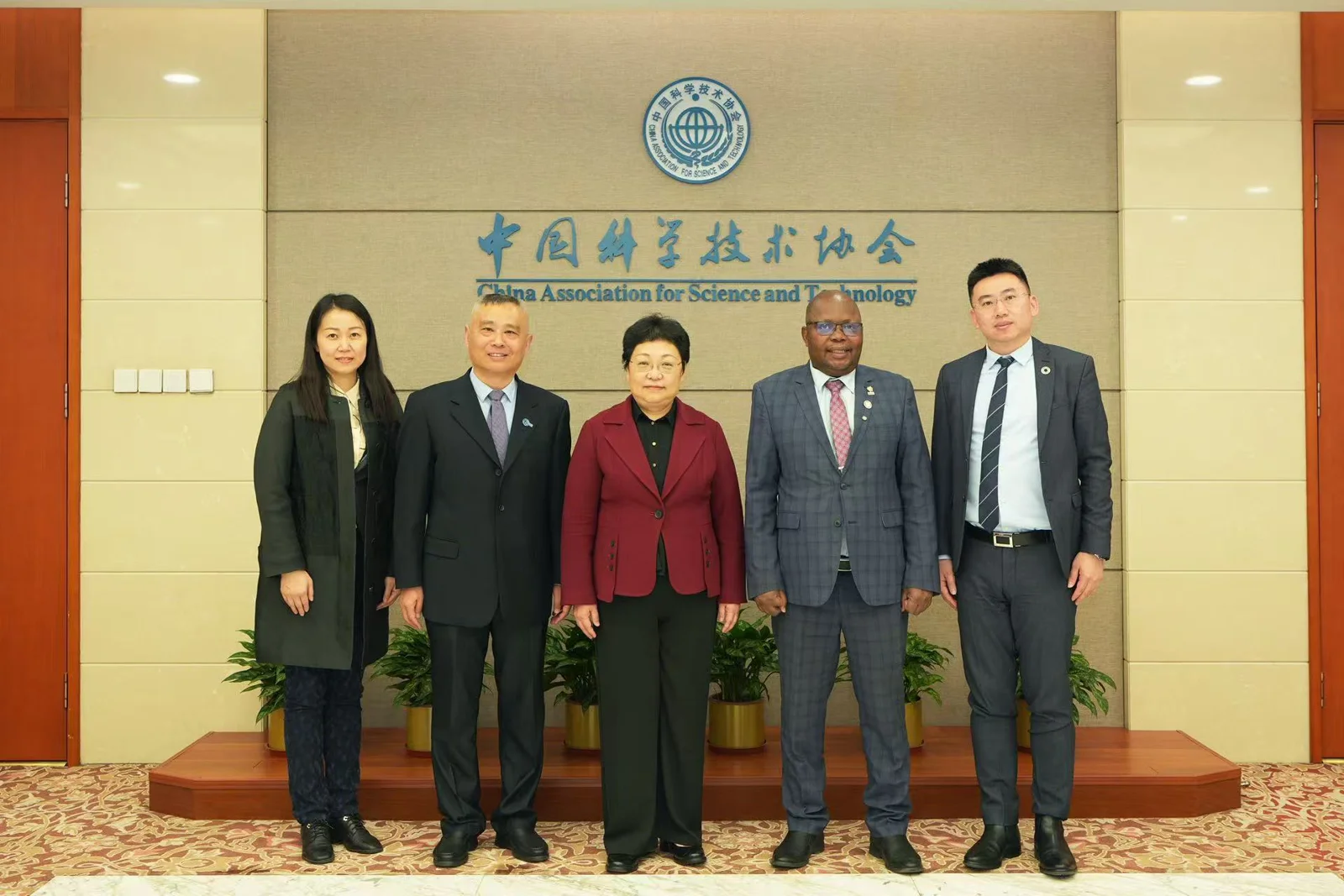 WFEO and CAST representatives meeting to advance engineering capacity building